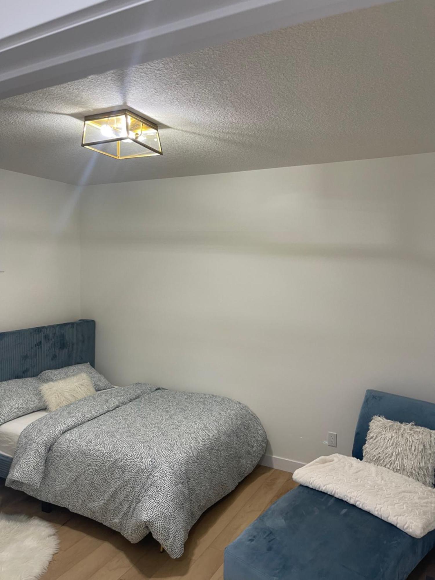 Stylish 2 Bedroom Suite In Sw Edmonton Close To Windermere And Edmonton International Airport Luaran gambar
