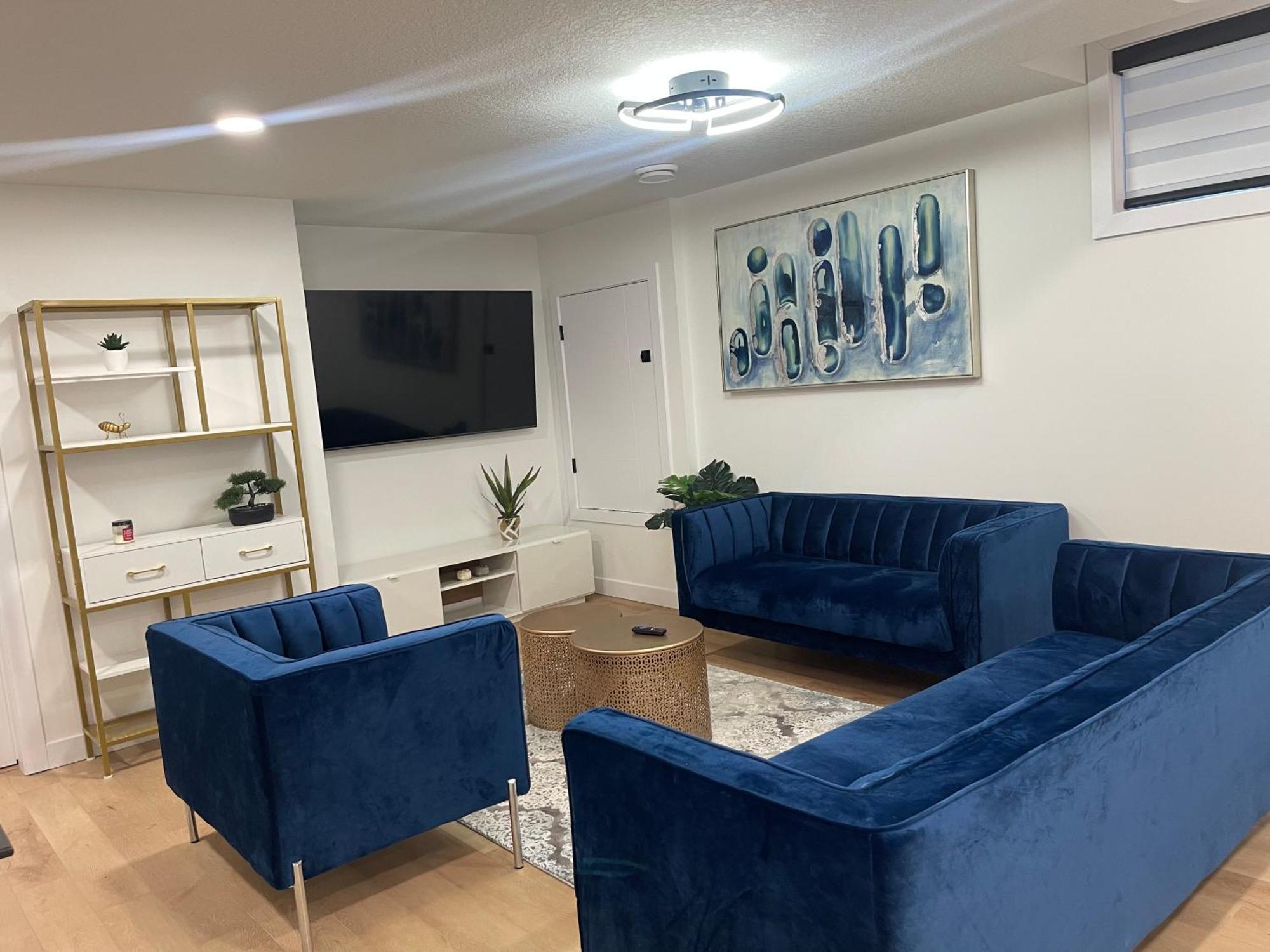Stylish 2 Bedroom Suite In Sw Edmonton Close To Windermere And Edmonton International Airport Luaran gambar