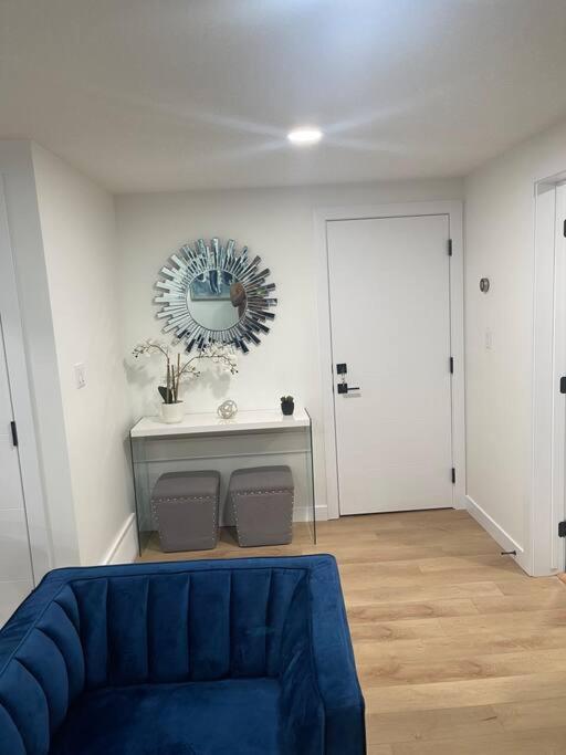 Stylish 2 Bedroom Suite In Sw Edmonton Close To Windermere And Edmonton International Airport Luaran gambar