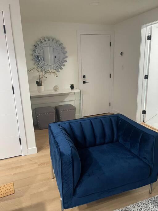 Stylish 2 Bedroom Suite In Sw Edmonton Close To Windermere And Edmonton International Airport Luaran gambar